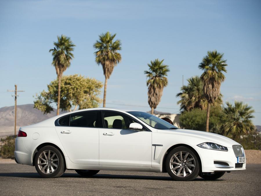 Jaguar XF 2.2 Diesel 2011 года  (UK) (фото 10 из 18)